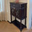 Armoire d'entrée médiévale sculptée