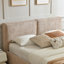 Lit plateforme tapissier beige avec tête de lit matelassée Willma-1123530994