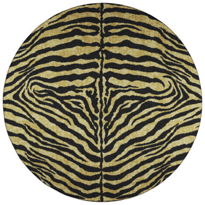 Tapis doré à motif animalier