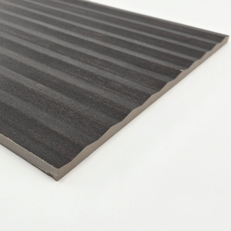 Carrelage mural en porcelaine cannelée 3D Canela 24 po x 48 po – Grand format texturé nervuré, Brun