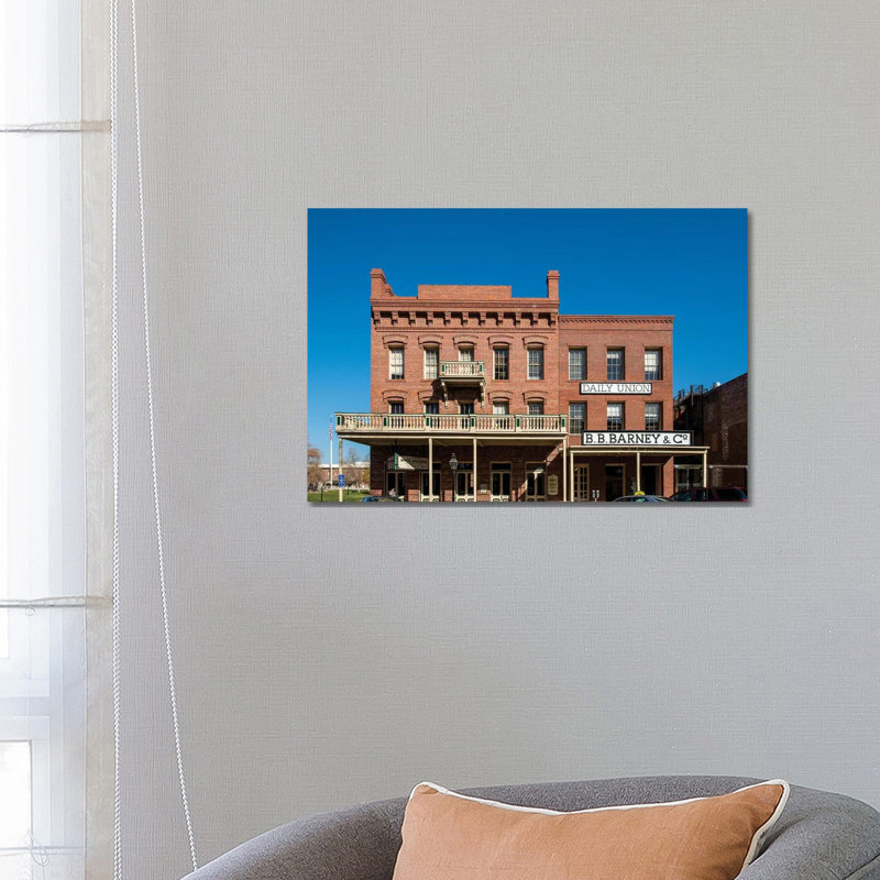 «Old Sacramento Historic Center, Sacramento, California» par Michael Defreitas - photographie sur toile tendue