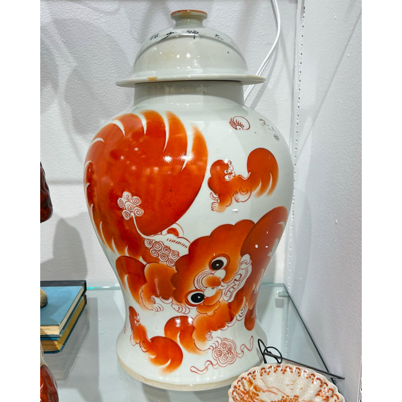 Pot en porcelaine fait à la main