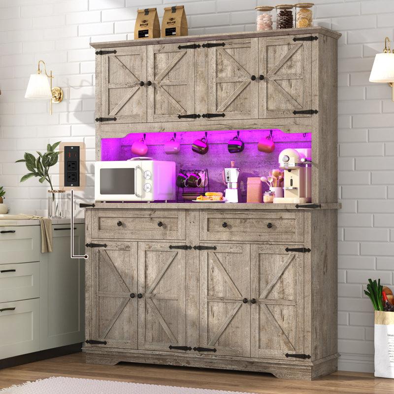 Armoire de cuisine 55 po avec huche, prise de courant et tablettes réglables, armoire de rangement de 71 po de hauteur, Chêne
