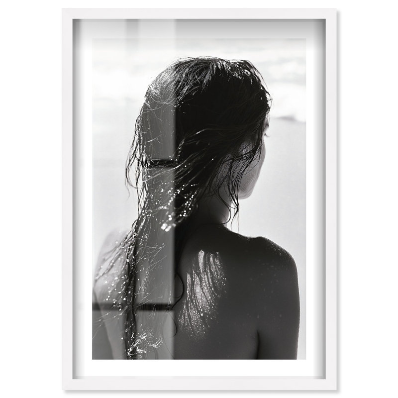 «Ashfall Wet Shadowbox» par Notoriart, H 16 po x l 11 po, Blanc