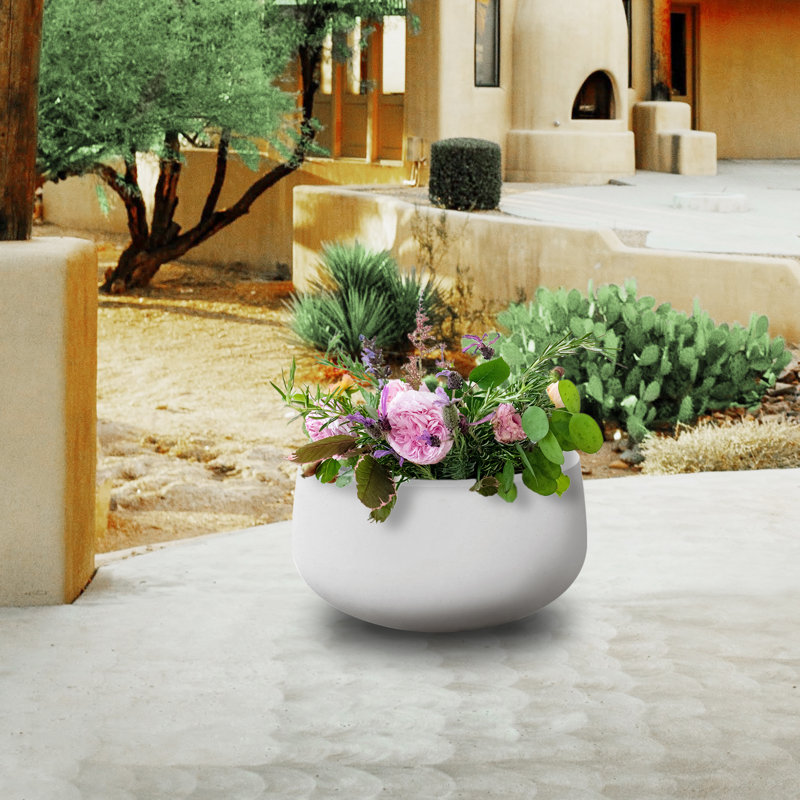 Pot à fleurs en béton Kortne, H 10 po x l 20 po x P 20 po