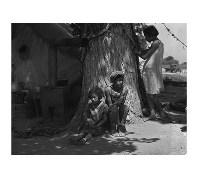« maman migrants children », reproduction de photo