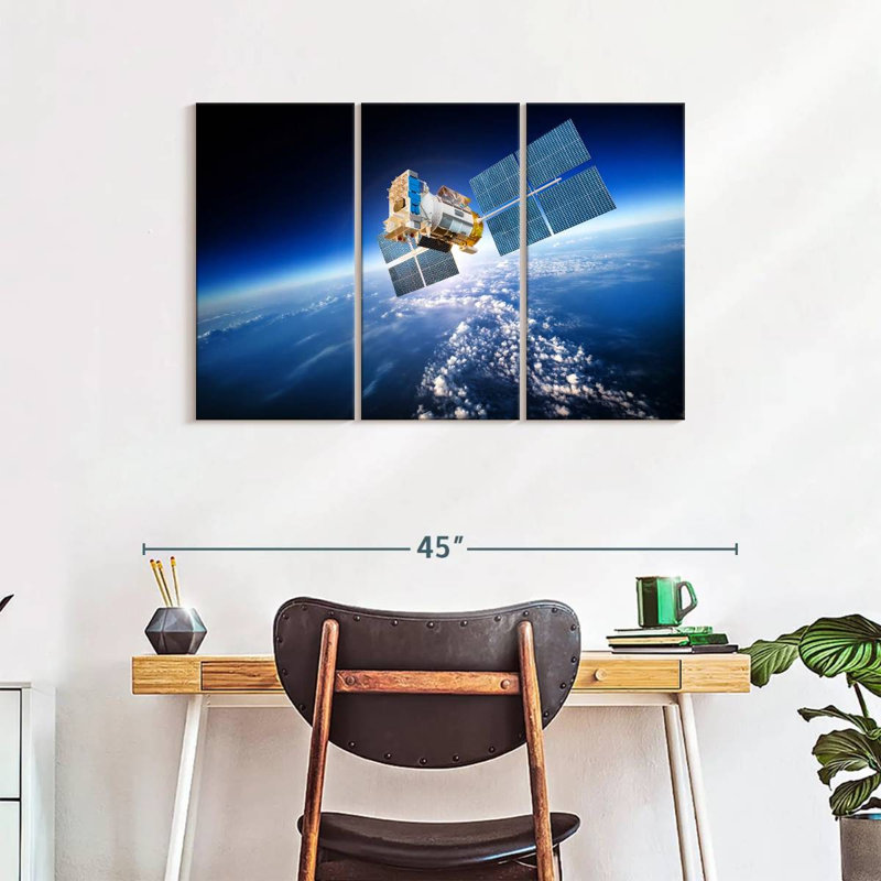  «Satellite planant au-dessus de la Terre, H 24 po x l 38 po