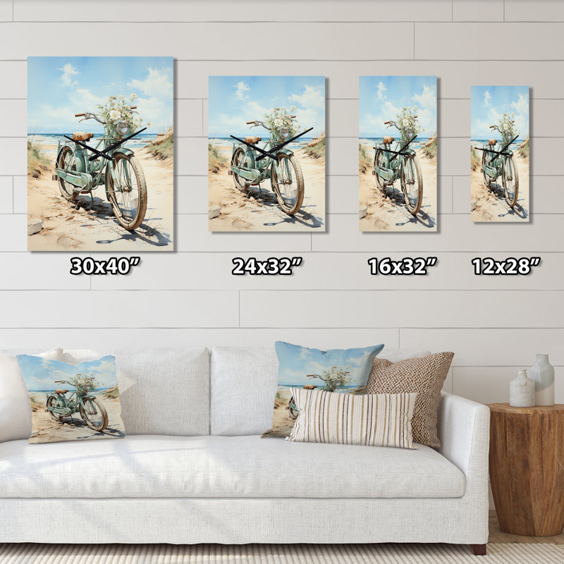 Vélo rétro avec panier sur la plage - horloge murale de plage, Petit