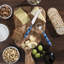 Ensemble de couteau à fromage, ouvre-bouteille et planche en bois d'olivier French Home - nuances de lumière-75122812