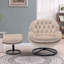 Fauteuil de salon avec chaise d'appoint et canapé beige avec repose-pieds-930744584
