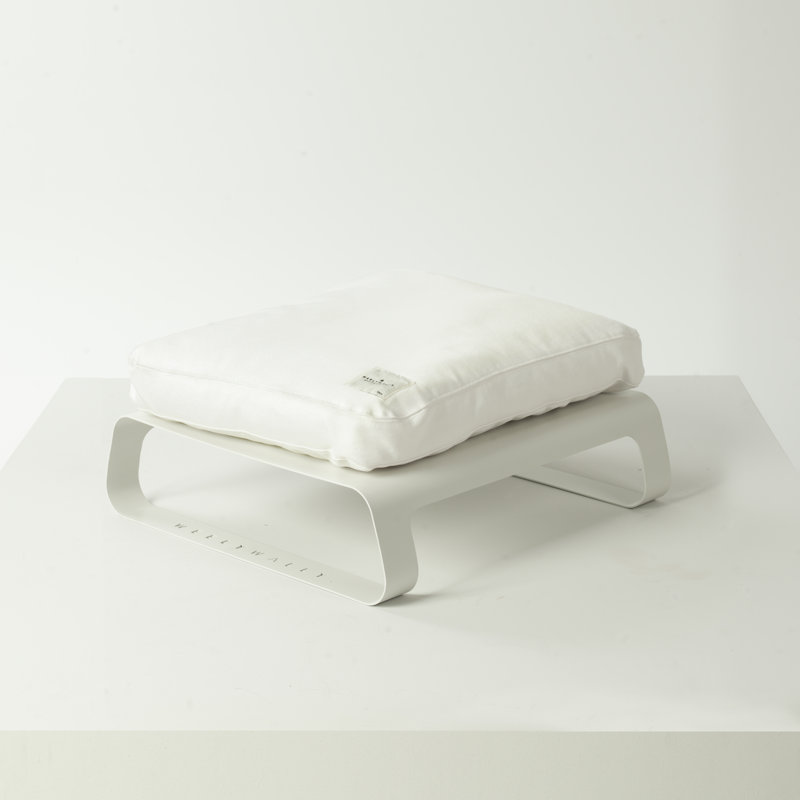 Coaling Orthopedic Cotton Elevated Pet Bed, White