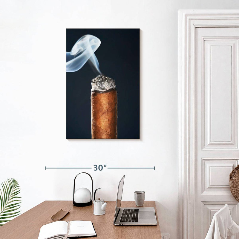 Senne brûlant un cigare de près, H 30 po x l 20 po