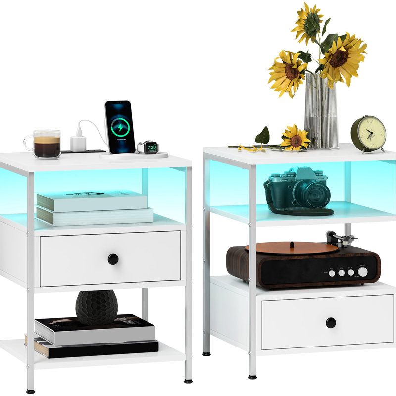 2 tables d'appoint avec des caractéristiques de charge et un éclairage à DEL, 3 prises électriques pour ports, blanc pour le salon Grandeur, 2 lumières pour les capacités, des tablettes de tiroir stimulantes et élégantes et fonctionnelles