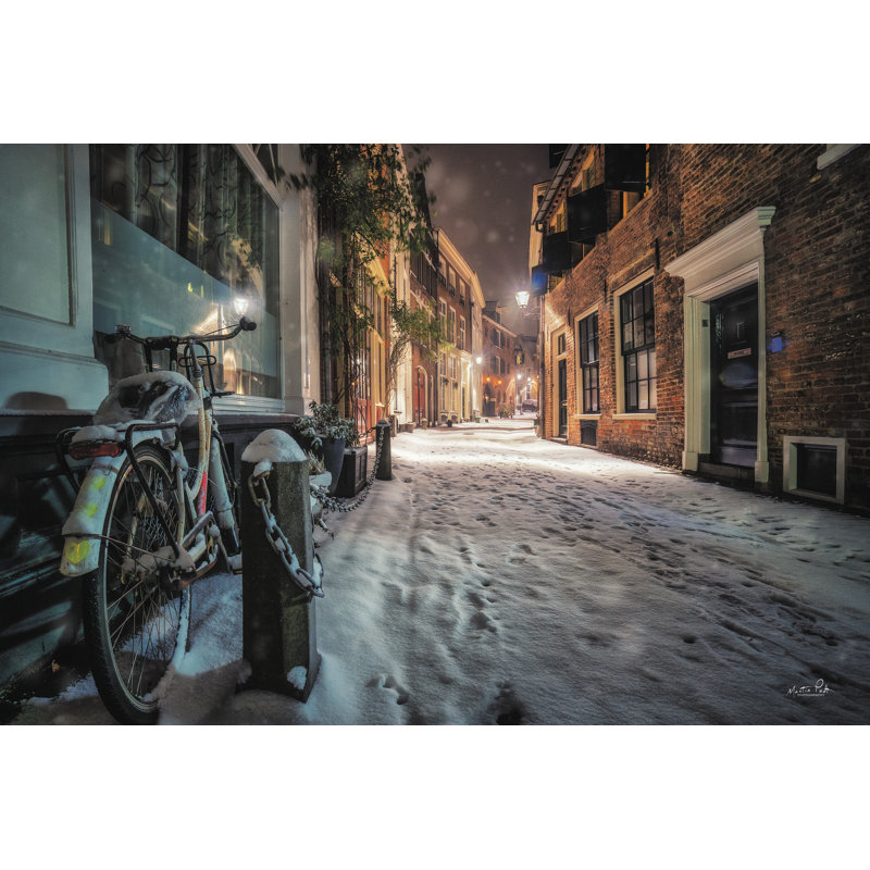 Winter Nighttime Street 1, H 24 po x l 36 po, Oui, Cadre simple noir