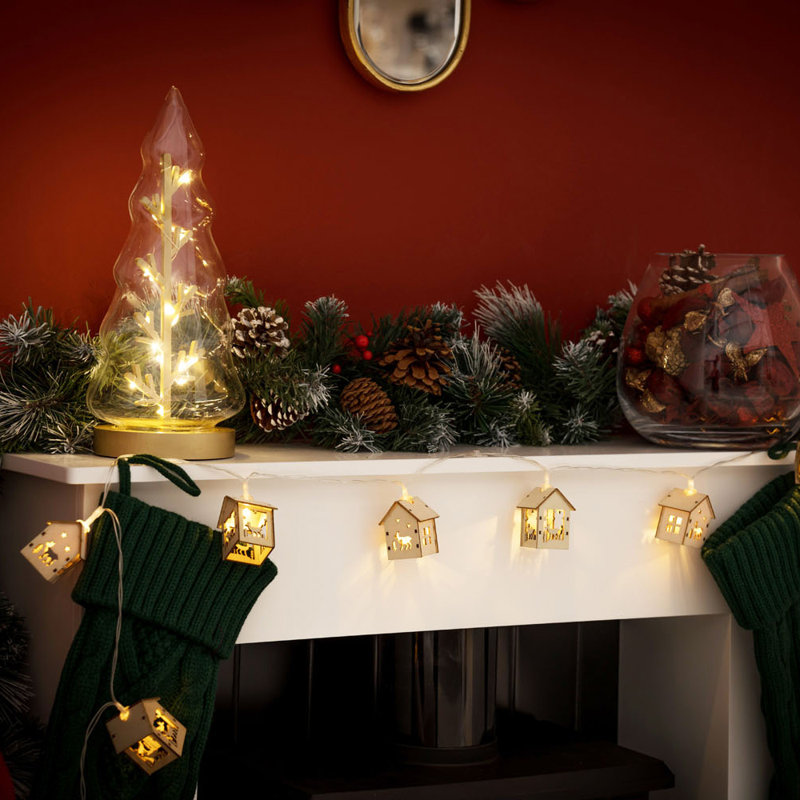 LED Lighted Window Décor