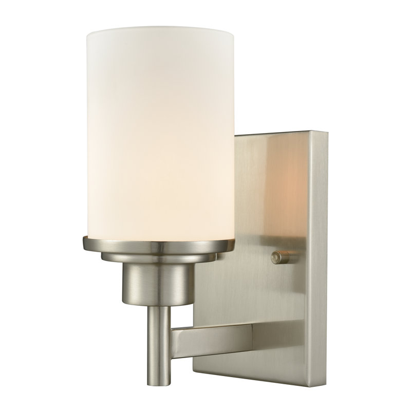Éclairage pour salle de bain 4 lumières Belmar 31 po - Nickel brossé, H 9 po x l 31 po x P 6 po, Quatre lumières, Nickel