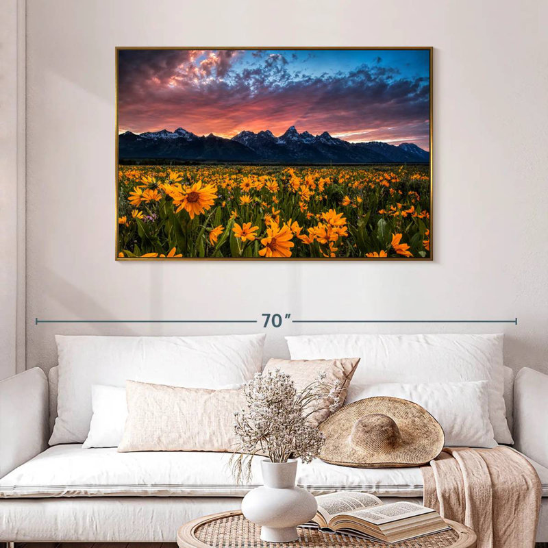 Grand Teton Wildflowers, 46 po x 31 po, Cadre flottant doré