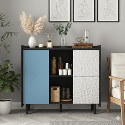 L'armoire-buffet à buffet, avec portes rouges, comprend deux tiroirs avec panneau distinctif et deux compartiments de rangement ouverts, un bar à café moderne ou une armoire d'appoint pour la cuisine et la salle à manger