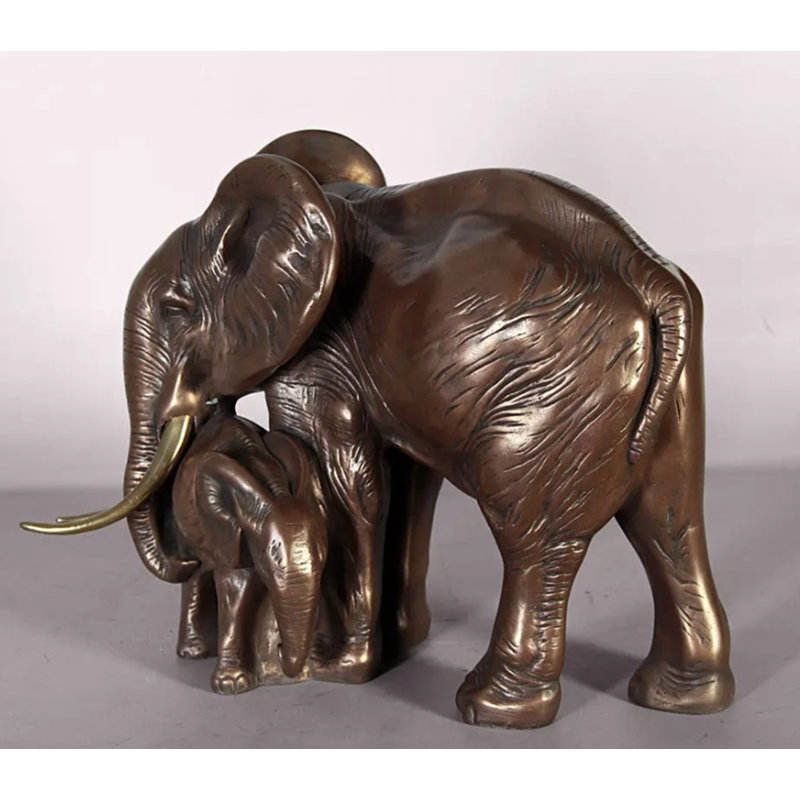 Statue mère avec bébé éléphant
