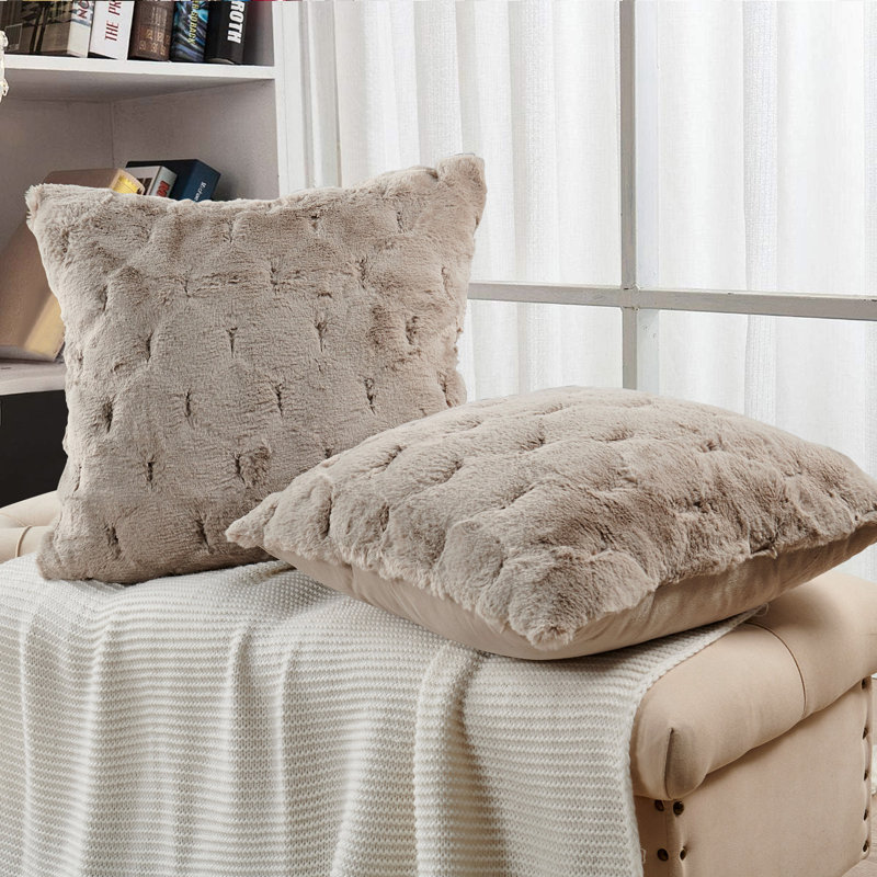 Housse de coussin jacquard en fausse fourrure, 20 po x 20 po, Taupe