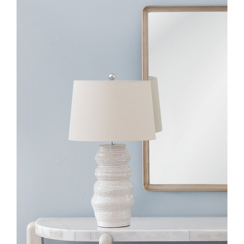 Lampe de table Lilloe en céramique avec abat-jour tambour en lin beige