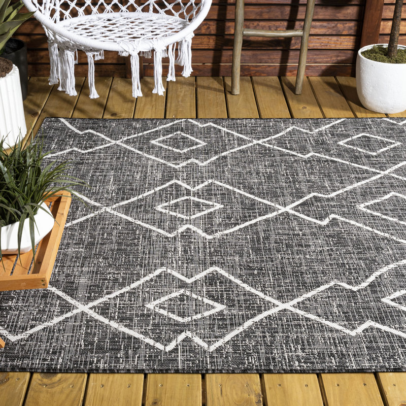 Wyton Tribal Diamond Trellis Black/Ivory Indoor/Outdoor Rug, Rectangle 3'1" x 5'