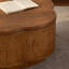 Table basse en rotin en forme de fleur avec rangement amovible, style boho-chic, parfaite pour les salons confortables et les espaces compacts