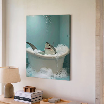 Une scène humoristique et ludique mettant en vedette un requin en toile dans une baignoire entourée de bulles