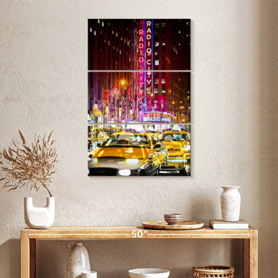 Urban Vibrations  Radio City New York City