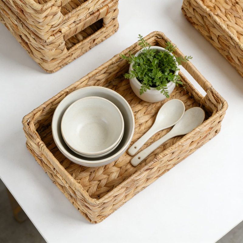 Paniers de rangement tissés en jacinthe d'eau, lot de 4 organisateurs rectangulaires peu profonds avec poignées pour tablettes, comptoir, salle de bain et garde-manger, paniers en osier décoratifs naturels pour l'organisation à la maison