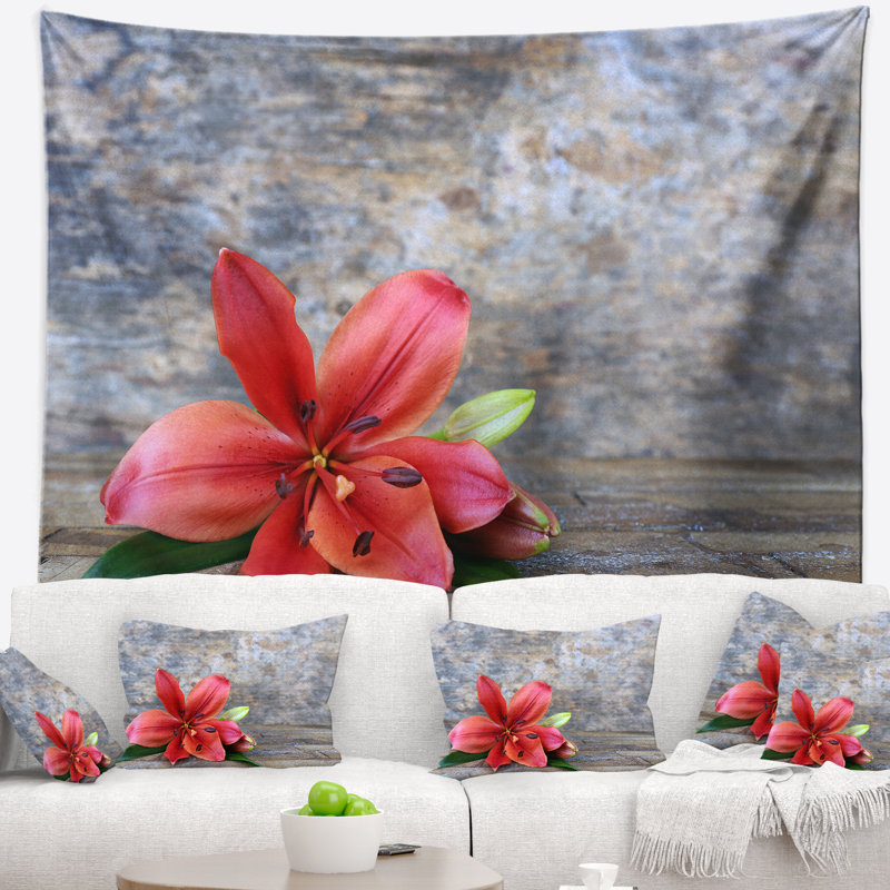 Tapisserie floral fleur lily rouge, H 32 po x l 39 po
