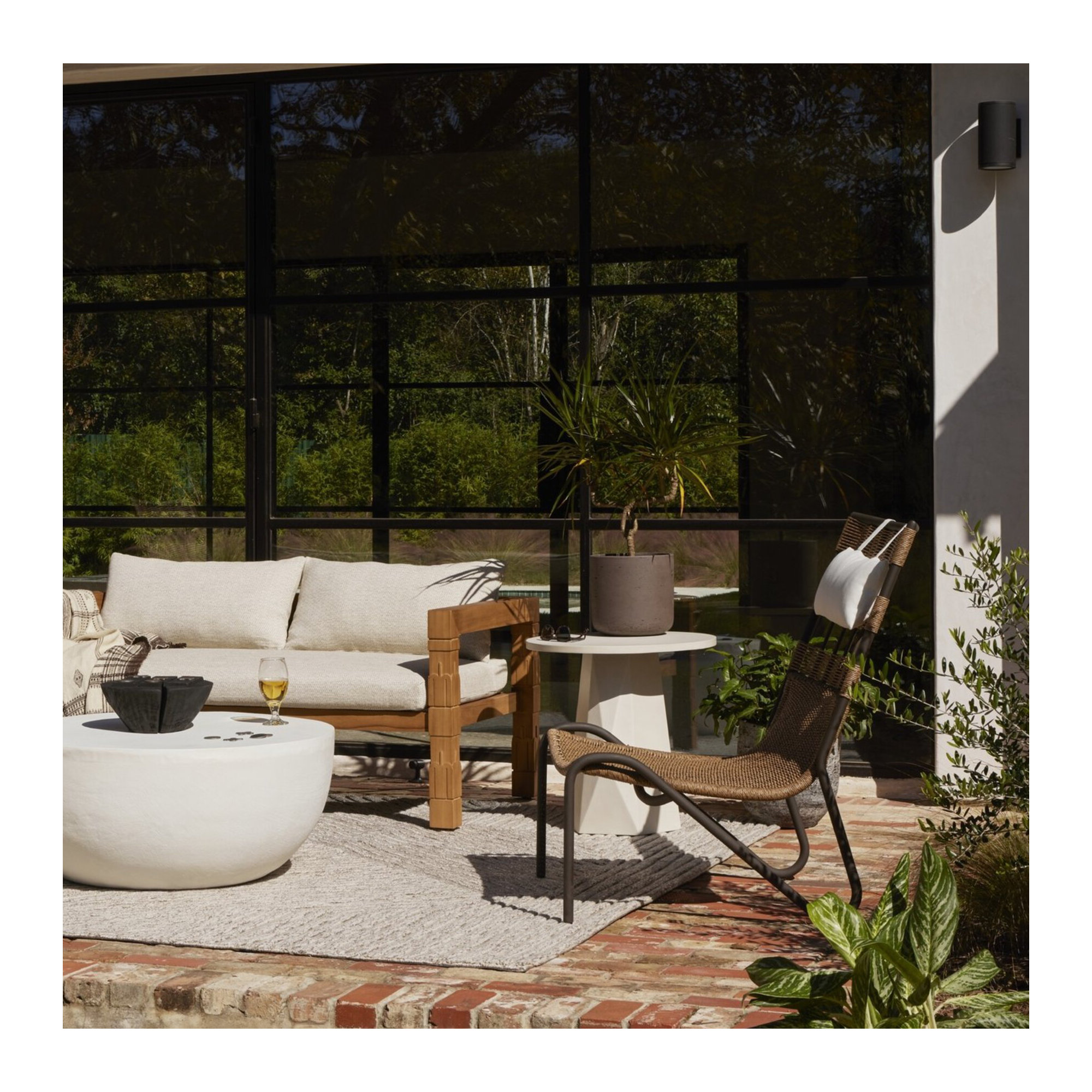 22'' Concrete Outdoor Side Table, White