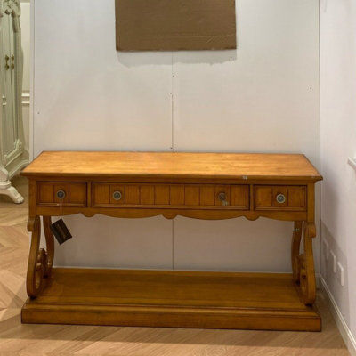 Vitrine de style français rétro