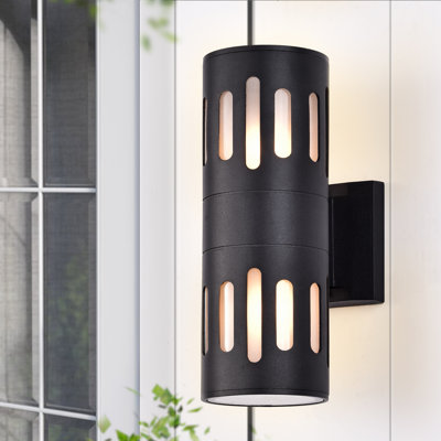 Bryshon Wall Light