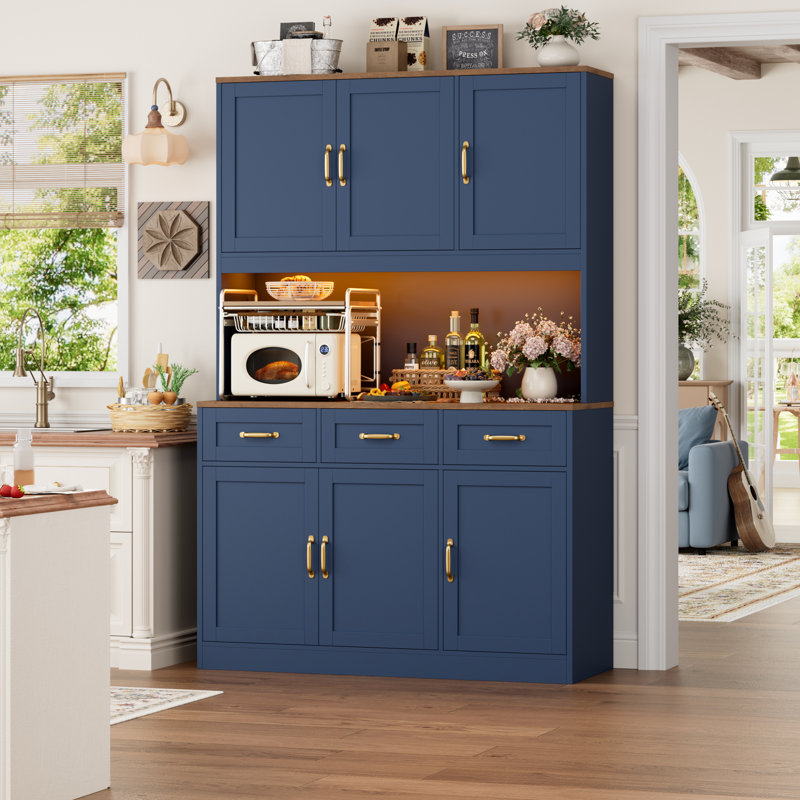 Garde-manger de 71,6 po de hauteur avec lumières DEL, grand rangement pour huche de cuisine avec tablette à micro-ondes et station de charge