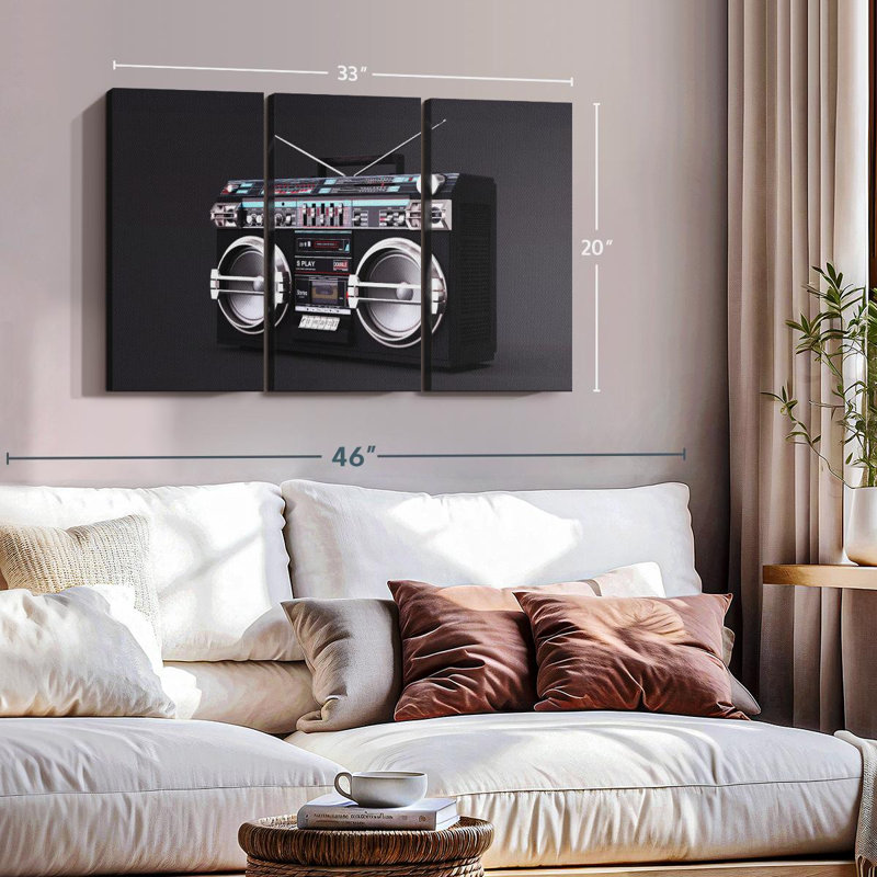 «Black Boombox» sur toile, H 20 po x l 33 po x P 1,25 po