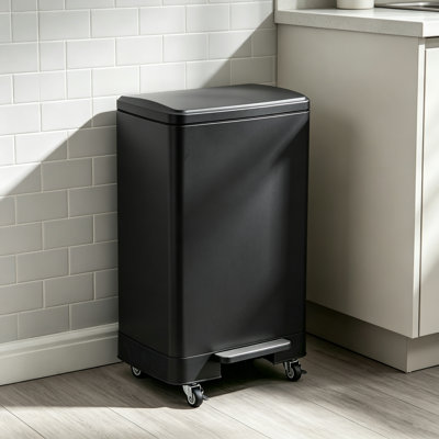 Poubelle de cuisine 60L en acier inoxydable avec pédale - Couvercle à fermeture douce, seau intérieur amovible, roulettes lisses, résistant aux empreintes digitales et contrôle des odeurs - Grande capacité pour la maison, le bureau, la salle de bain
