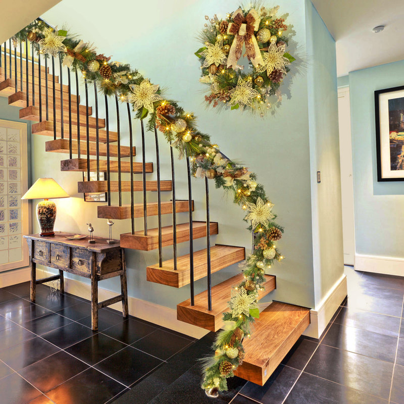 Jamnes Faux Lighted 24'' Wreath
