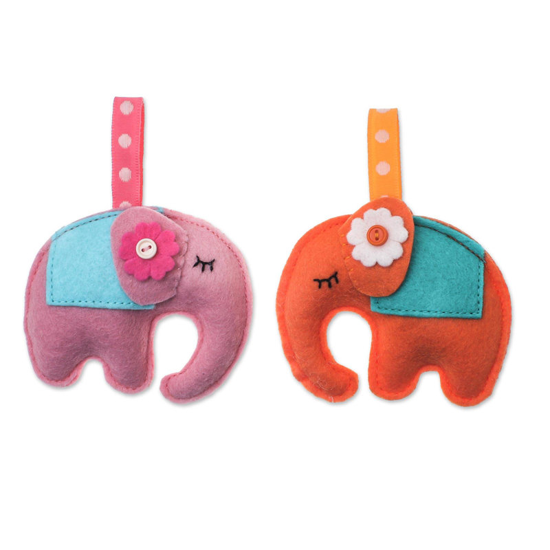 Figurine suspendue feutre sieste éléphants