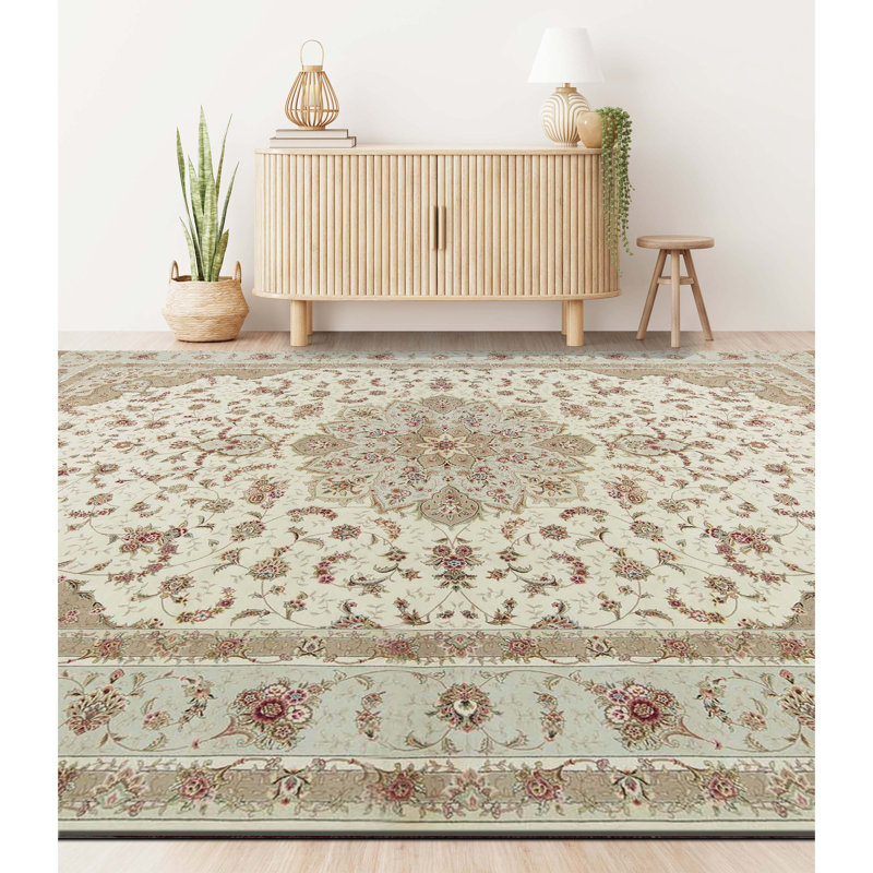 Elegance Oriental Area Rug in Beige/Ivory