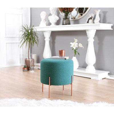Repose-pieds bohémien avec pieds en fer recouvert de cuivre, vert clair, 16,5 po x 15,7 po | 50% coton / 50% lin, éponge orthopédique 1,9 pouce | Sièges élégants pour la décoration de la maison et de l'hôtel, design confortable et chic
