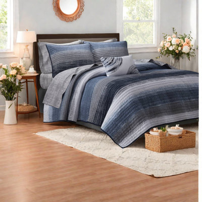 Premium Bedding Sets, Microfiber King Quilt, Modern Striped Home Comfort