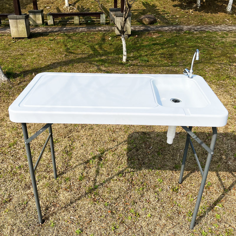 Table de nettoyage d'extérieur avec évier et robinet