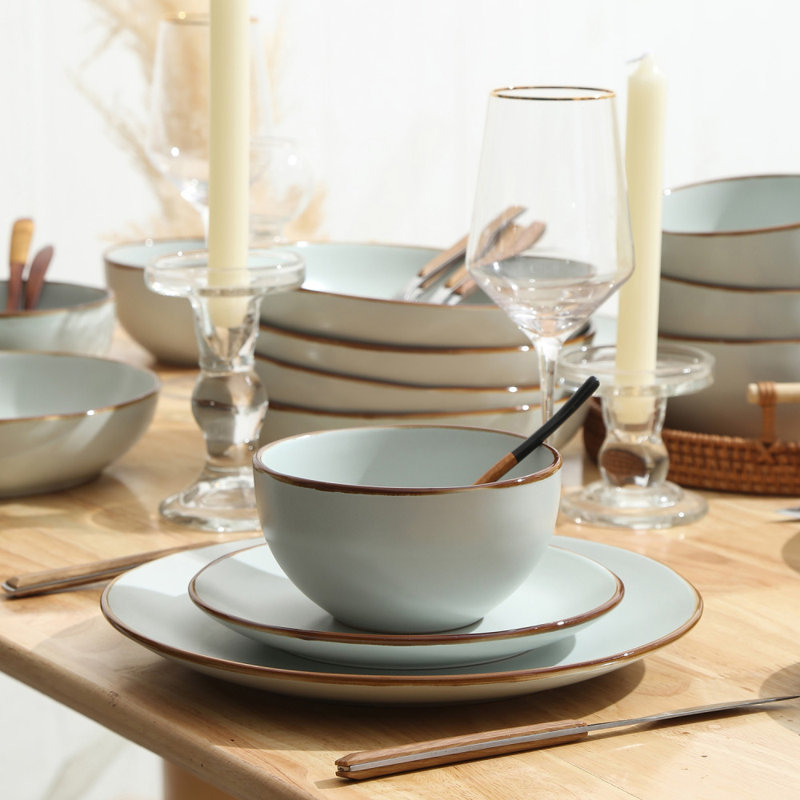 Light Green Ceramic 16-Piece Dinnerware Set with Metallic Band