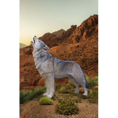 Statue debout loup