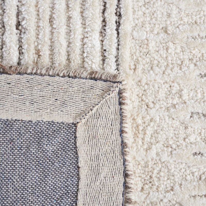 Tajolosa Hand Tufted Viscose/Wool Southwestern Rug in Natural/Ivory, Rectangle 3' x 5'