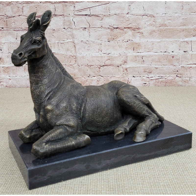 Figurines et sculptures Identique