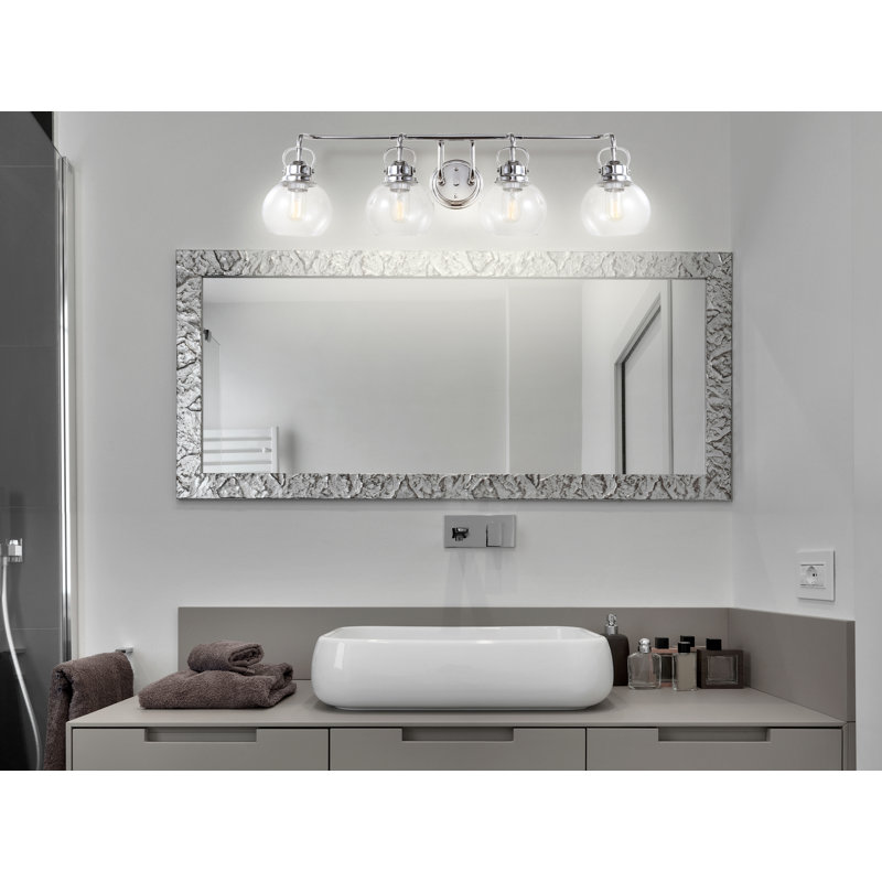 Éclairage pour meuble-lavabo en métal / verre bullé Gilbertson, Quatre lumières, Chrome chrome