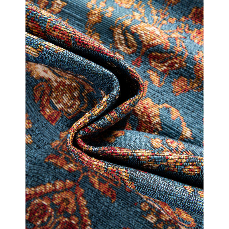 Indoor/Outdoor Traditional Area Rug, Runner 2'7" x 10'