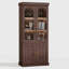 Vitrine arquée en verre avec éclairage DEL chaleureux, grain de bois de noyer, poignées en métal doré, rangement à plusieurs niveaux et armoire inférieure fermée